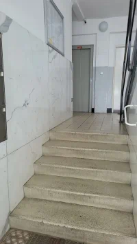 Pohled od vstupu do domu